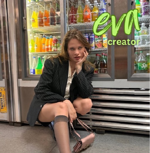 Eva Evans in Miami